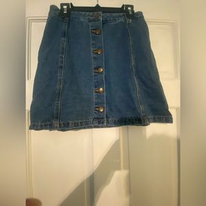 Women’s denim mini skirt with buttons in front SIZE 3